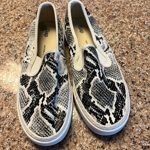 Gap Snake Skin Print Slip On Shoes - Picture 1 of 3